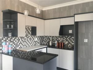 3 Bed House in Pomona