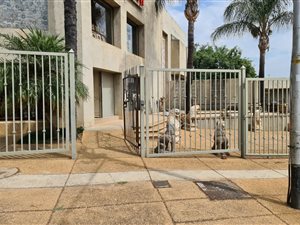 586 m² Commercial space in Menlo Park