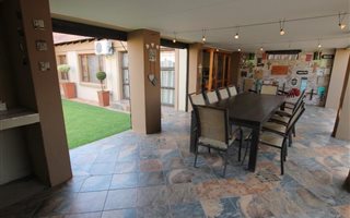 3 Bedroom House in Amberfield Manor