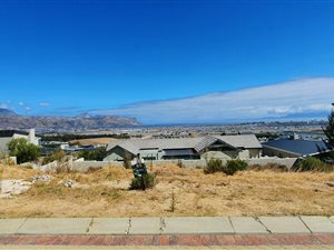 650 m² Land available in Dennegeur
