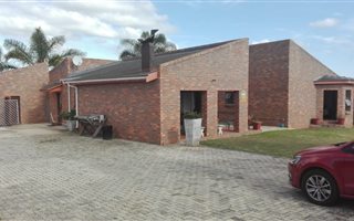 4 Bedroom House in Winterhoek Park