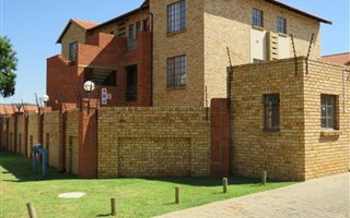2 Bedroom Townhouse in Meyersdal