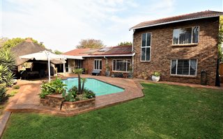 6 Bedroom House in Eldoraigne