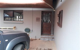 2 Bedroom Townhouse in Randfontein