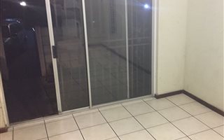 2 Bedroom Townhouse in Olivedale