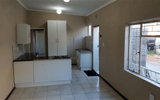 1 Bedroom Garden Cottage in Birchleigh