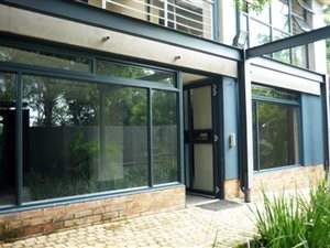 150 m² Commercial space in Menlo Park