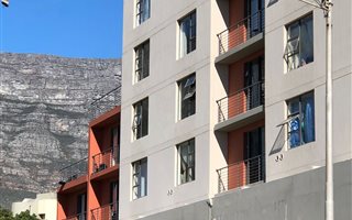 1 Bedroom Apartment in Zonnebloem
