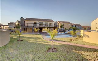 2 Bedroom Townhouse in Paramount Estate