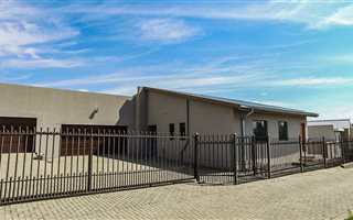 3 Bedroom House in Bayswater