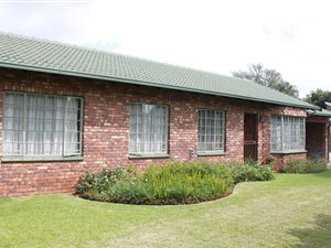 3 Bed House in Rooihuiskraal North