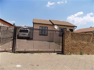 4 Bed House in Klipfontein View