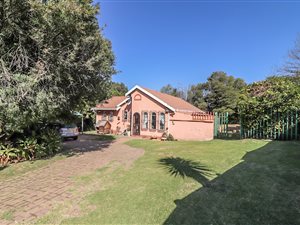 3 Bed House in Van Riebeeck Park