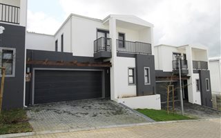 3 Bedroom Townhouse in Langeberg Ridge