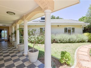4 Bed House in Montclair