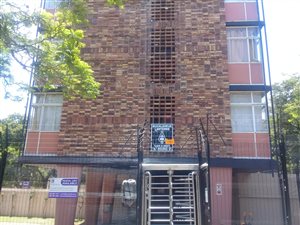 3 Bed Apartment in Muckleneuk
