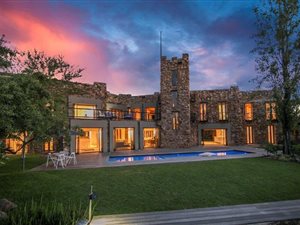 5 Bedroom House in Kyalami AH