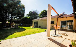 5 Bedroom House in Lakefield