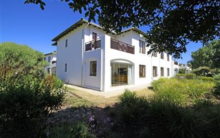 3 Bedroom Apartment in Keurboomstrand