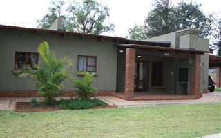 2 Bedroom Townhouse in Bela-Bela (Warmbaths)