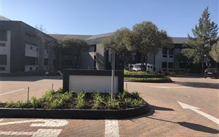 882 m² Commercial space in Morningside
