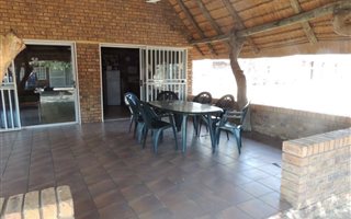 4 Bedroom House in Leeupoort