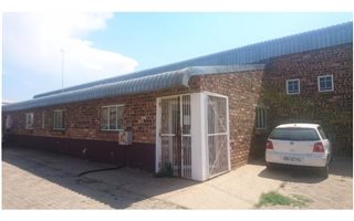 1600 m² Industrial space in Ladanna