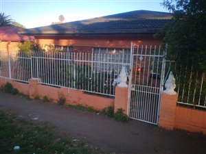 3 Bed House in Bezuidenhout Valley