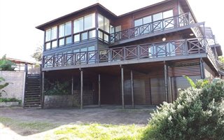 4 Bedroom House in Kidds Beach