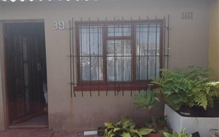 2 Bedroom Townhouse in Steenberg