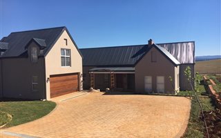5 Bedroom House in Hilton