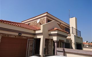3 Bedroom Townhouse in Grimbeek Park