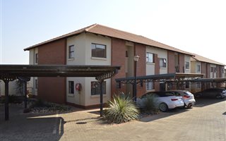 3 Bedroom Duplex in Pretorius Park