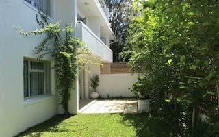 3 Bedroom Apartment in Claremont Upper