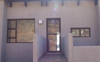 2 Bedroom Apartment in Florida Hills
