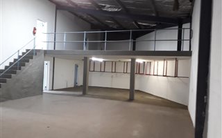 320 m² Commercial space in Springfield Park