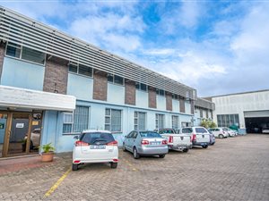 1572 m² Industrial space in Jacobs