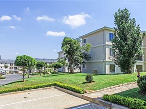 2 Bed Apartment in Fourways