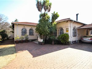 4 Bed House in Selection Park