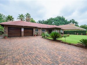 5 Bed House in Henley on Klip
