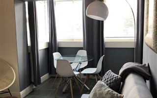1 Bedroom Apartment in Zonnebloem