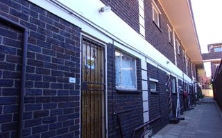 2 Bedroom Townhouse in Croydon