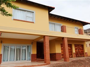 6 Bed House in Valleyview Estate