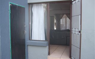 2 Bedroom Apartment in Randpark Ridge