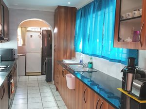 5 Bed House in Eike Park