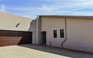 3 Bedroom Duet in Hillside
