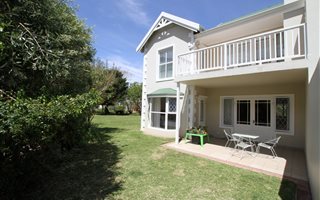 2 Bedroom Apartment in River Club