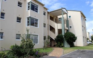 2 Bedroom Apartment in Greenways Golf Estate