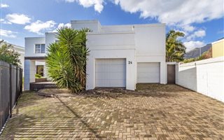 4 Bedroom House in Die Boord