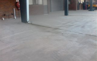 177 m² Commercial space in Waterfall